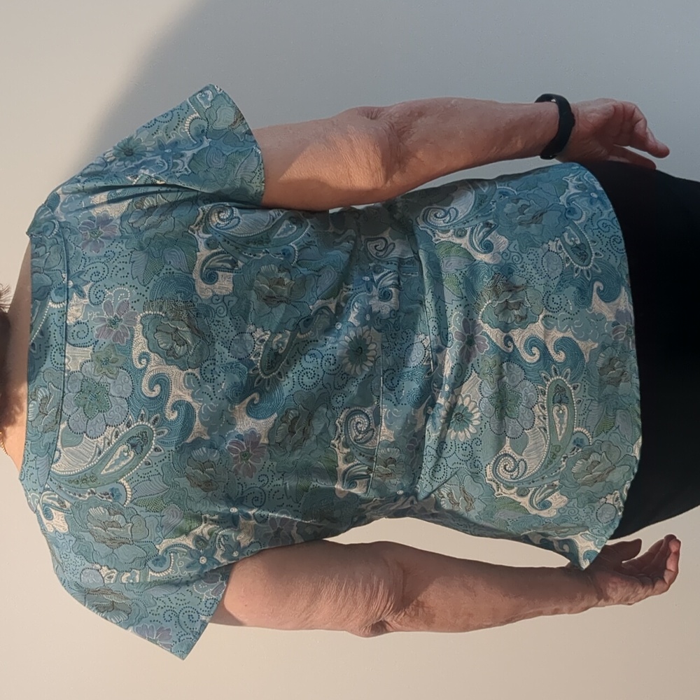 Daisy Fuentes Floral Blue Women's Top. Tie Front Zip Side Size L-XL - Picture 3 of 5
